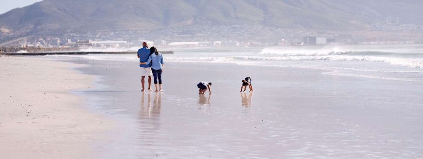 Family on the beach | Alliant Private Client
